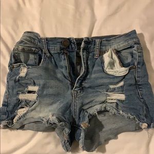 ✨distressed denim shorts✨